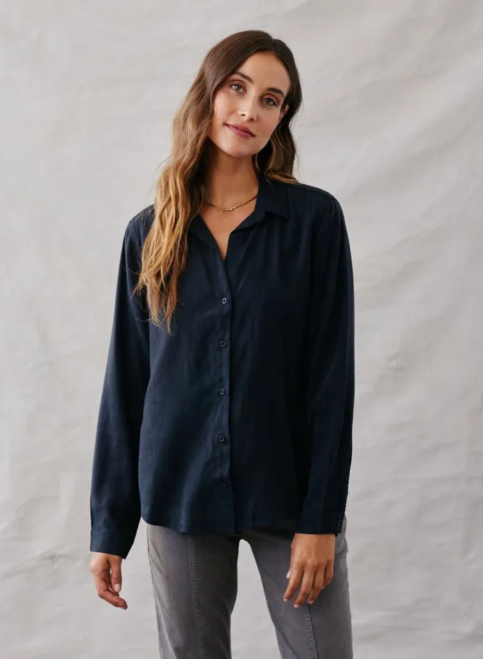 Button Down Women Bella Dahl Long Sleeve Classic Button Down 8211 Vintage Black Button Down Women Bella Dahl Long Sleeve Classic Button Down 8211 Vintage Black