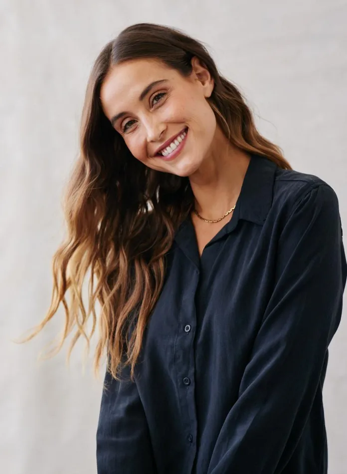 Button Down Women Bella Dahl Long Sleeve Classic Button Down 8211 Vintage Black Button Down Women Bella Dahl Long Sleeve Classic Button Down 8211 Vintage Black