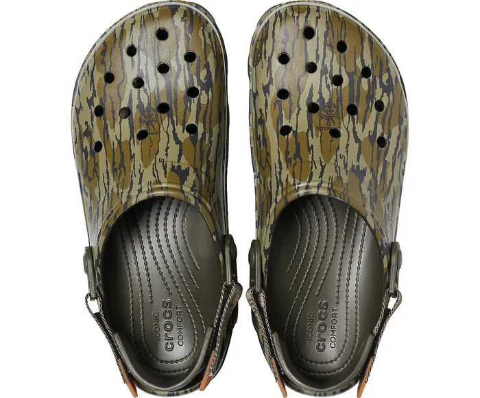 Crocs Classic AllTerrain Mossy Oak Bottomland Clog Khaki WomenMen Clogs