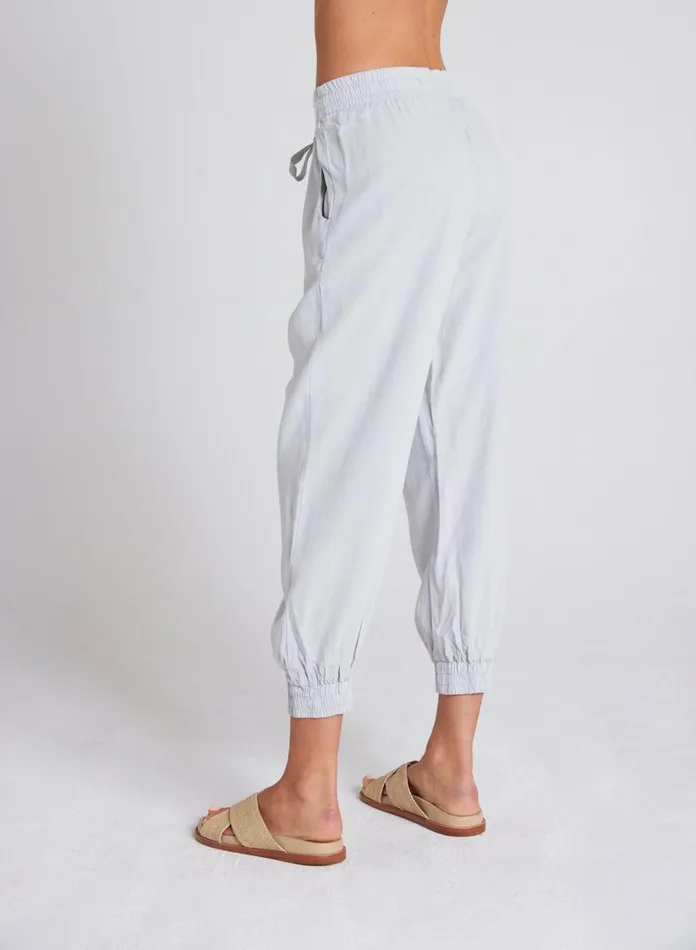 Joggers Women Bella Dahl Easy Drawstring Jogger 8211 Foggy Sky Joggers Women Bella Dahl Easy Drawstring Jogger 8211 Foggy Sky