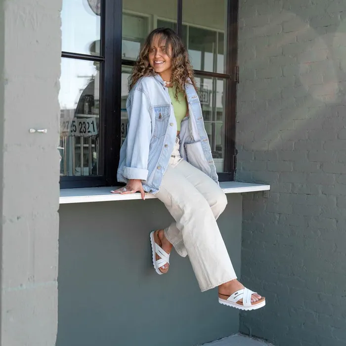 Reef Cushion Bloom Hi Cloud Women Sandals Reef Cushion Bloom Hi Cloud Women Sandals