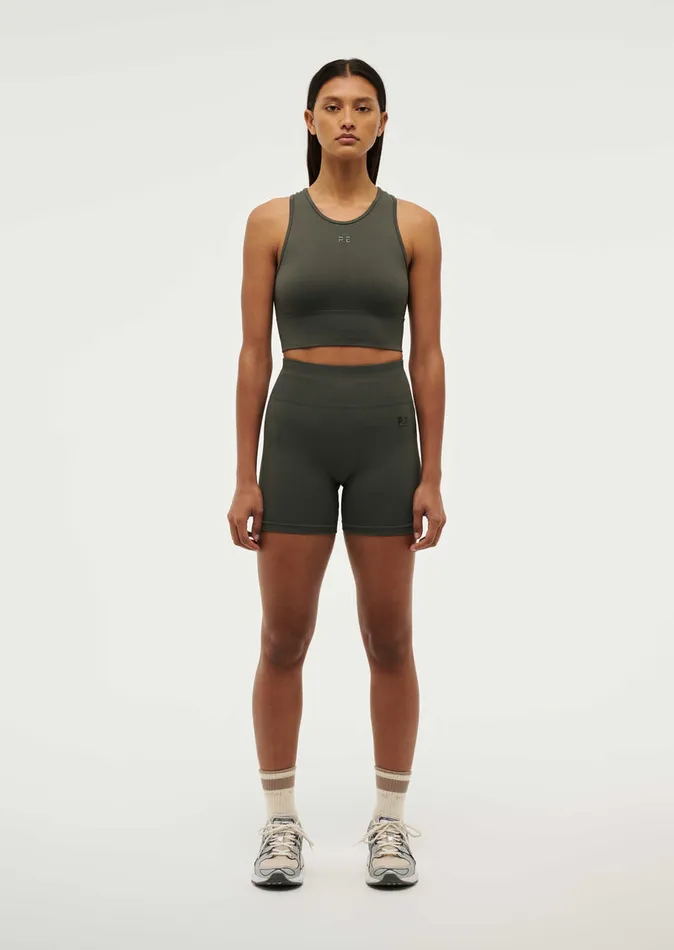 RESTORE SEAMLESS TANK IN GUNMETAL SportsBras PE Nation Women