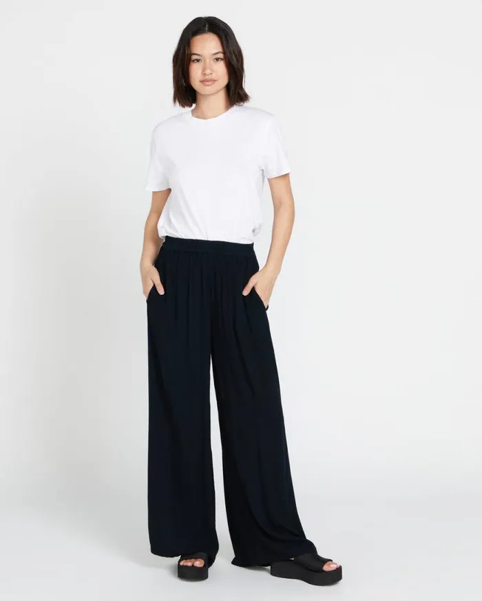 Stoneshine Junki Pants 8211 Black Womens Volcom Bottoms