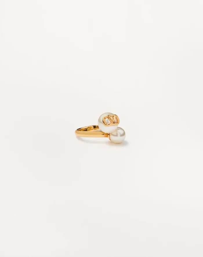 Valentino Jewelry Woman Vlogo Signature Metal And Pearl Ring For Woman In Goldcream Goldcream Valentino Jewelry Woman Vlogo Signature Metal And Pearl Ring For Woman In Goldcream Goldcream