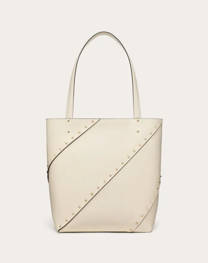 Valentino Totes Woman Valentino Garavani Valentino Garavani Rockstud Wispy Shopping Bag In Calfskin For Woman In Black Black Valentino Totes Woman Valentino Garavani Valentino Garavani Rockstud Wispy Shopping Bag In Calfskin For Woman In Black Black