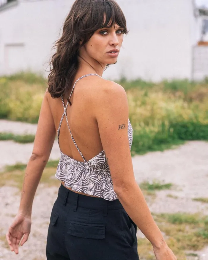 Wat Tha Shell Cami Top 8211 Dark Grey Womens Volcom Tops