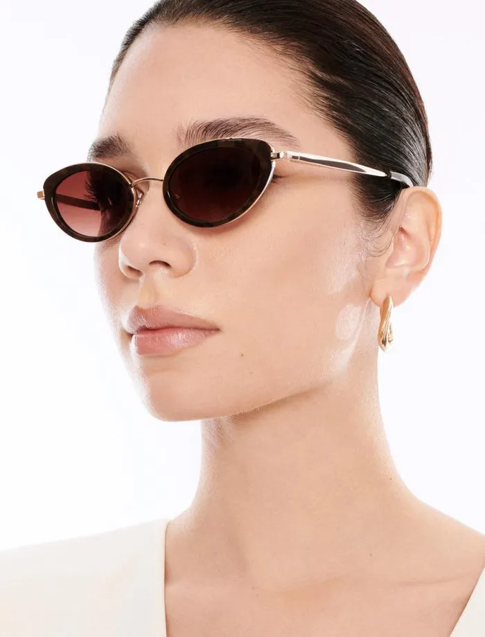 Women 1994 Oval Classic Sunglasses Golddemi BCBG Sunglasses