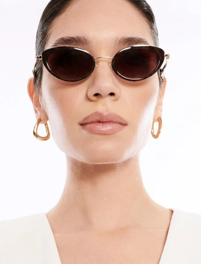 Women 1994 Oval Classic Sunglasses Golddemi BCBG Sunglasses