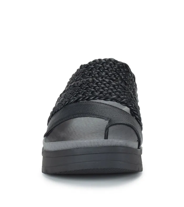 Women Baretraps Slides and Slip On Sandals Gwendalyn Slide Sandal Black